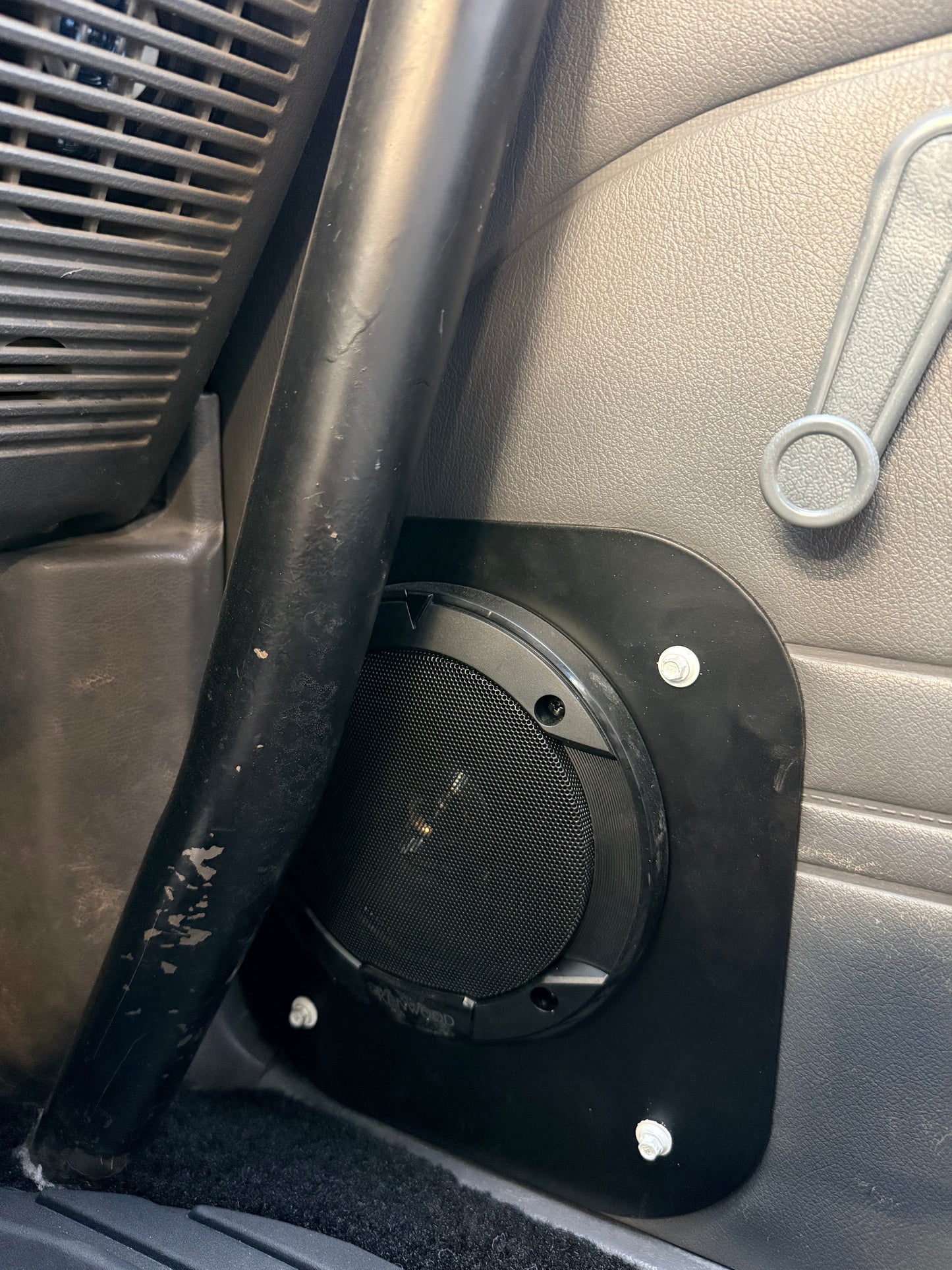 1989-95 Toyota Pickup Extended Cab Speaker Plates
