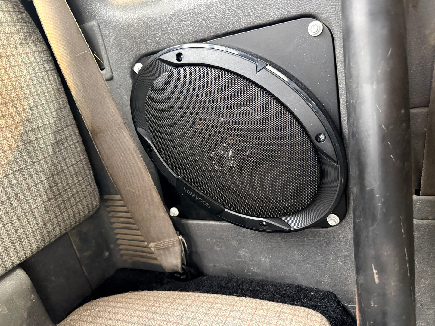 1989-95 Toyota Pickup Extended Cab Speaker Plates