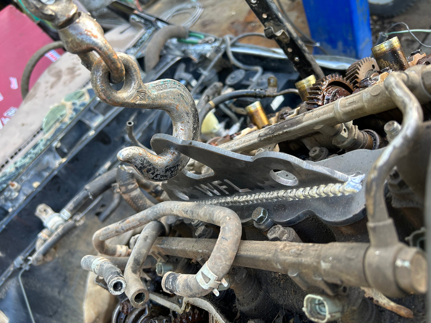 5VZFE Engine Intake Lift Plate