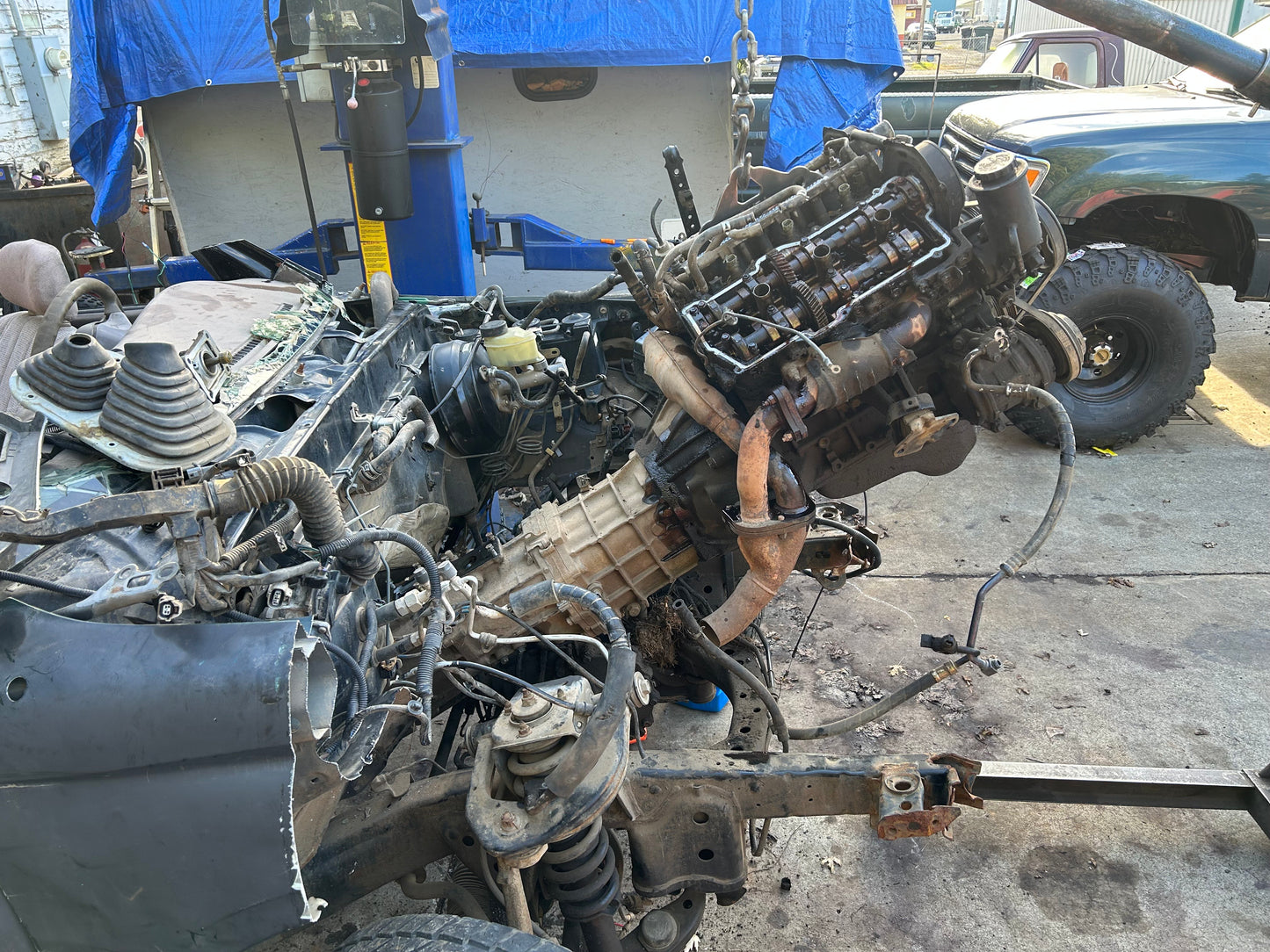 5VZFE Engine Intake Lift Plate